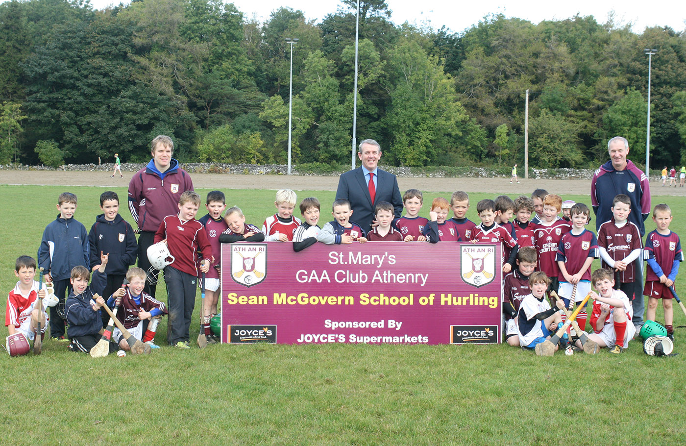 Sean McGovern School of Hurling 2012 Slide background